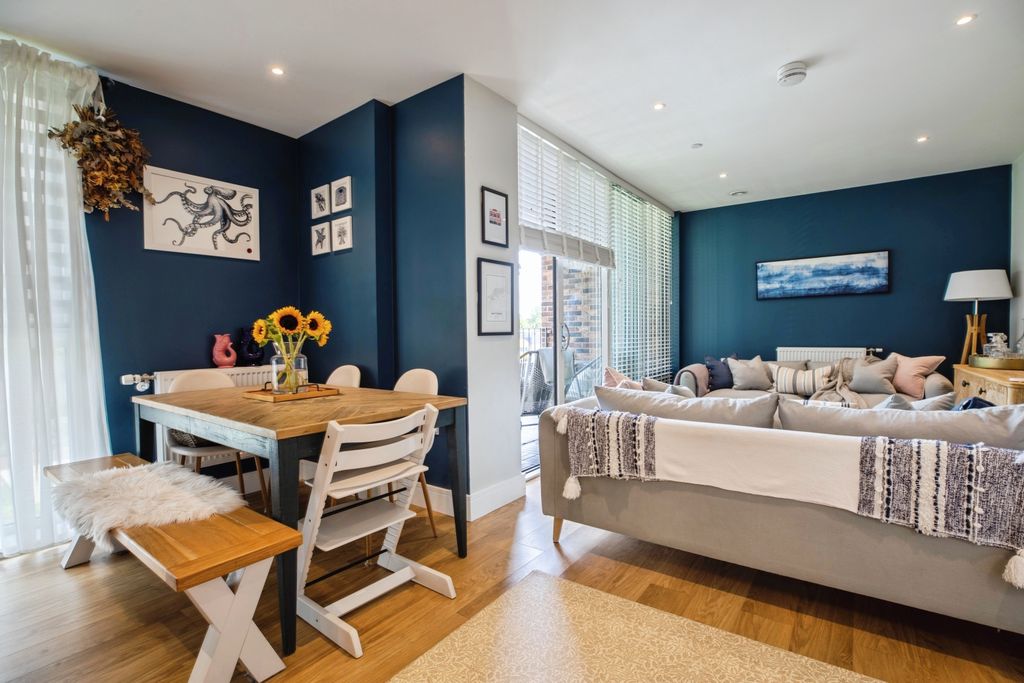 Property photo 2 of 20