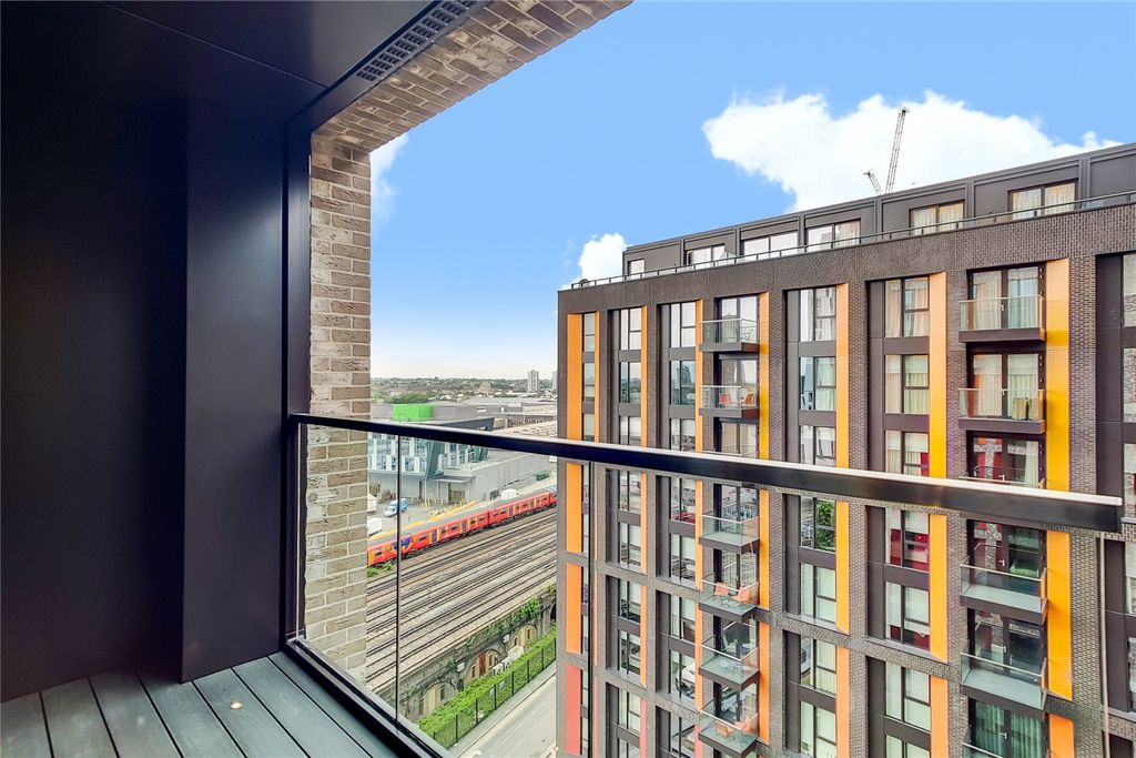 Property photo 2 of 16 Picture No. 05