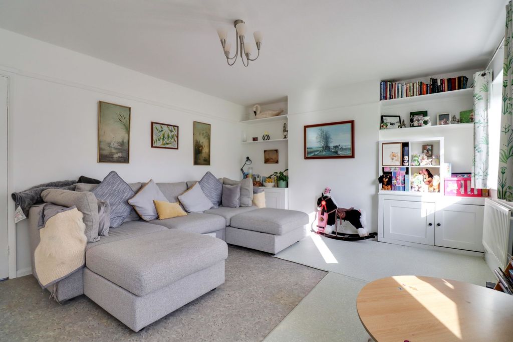 Property photo 3 of 9