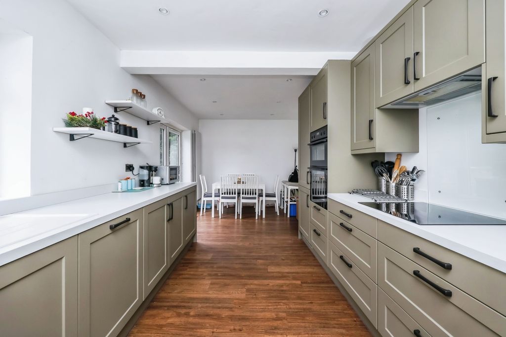 Property photo 2 of 15 Kitchen