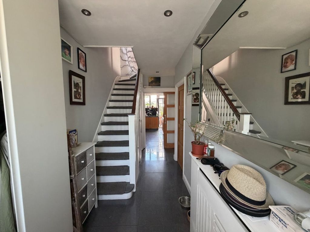 Property photo 2 of 42