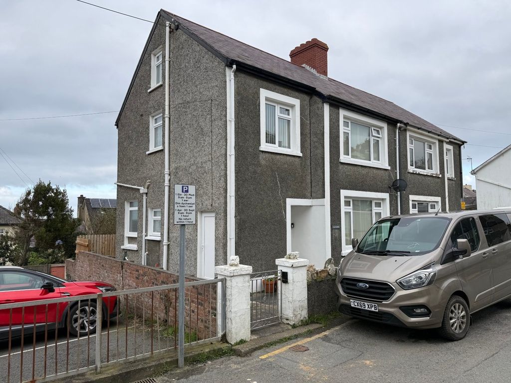 Property photo 1 of 28