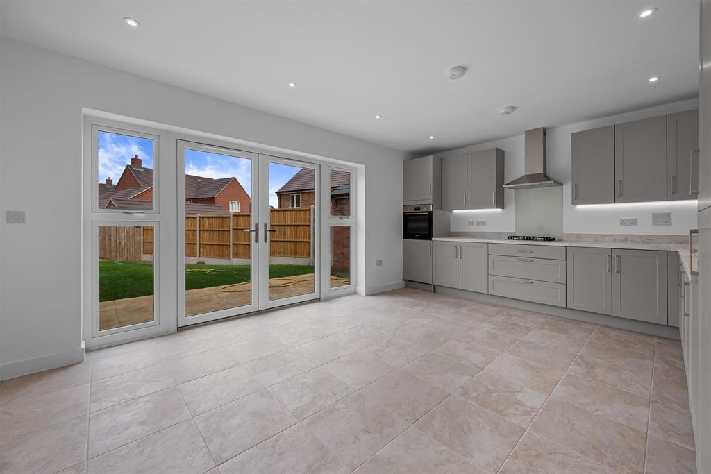 Property photo 2 of 21 Plot56-Yewweb14.Jpg