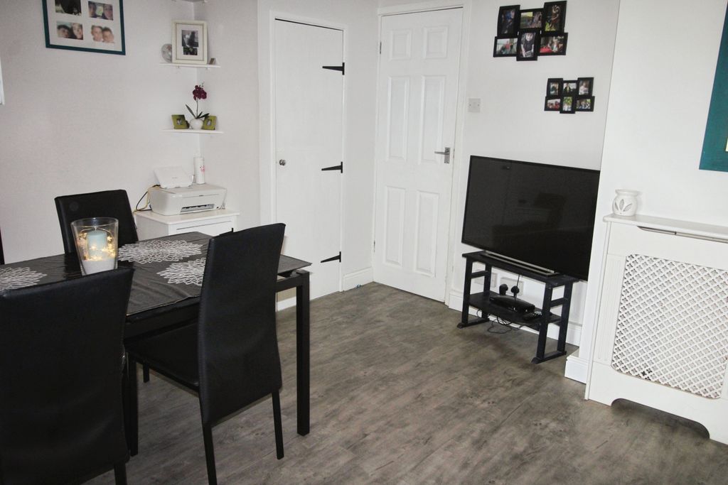 Property photo 3 of 23 Dining Room..Jpg