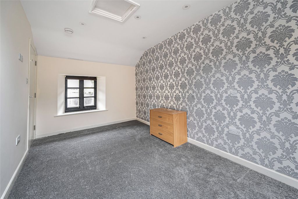 Property photo 3 of 10 Bedroom 1