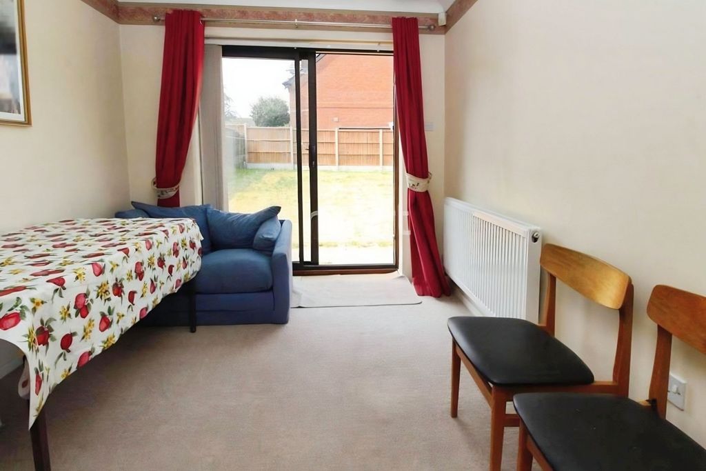 Property photo 3 of 11