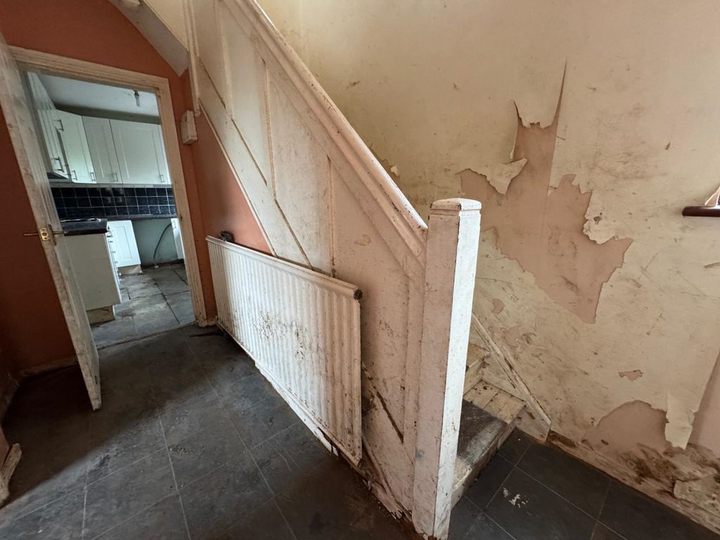 Property photo 2 of 14 3c2Bb1A2-1B8B-4A05-9750-81Bb61Cb8E99