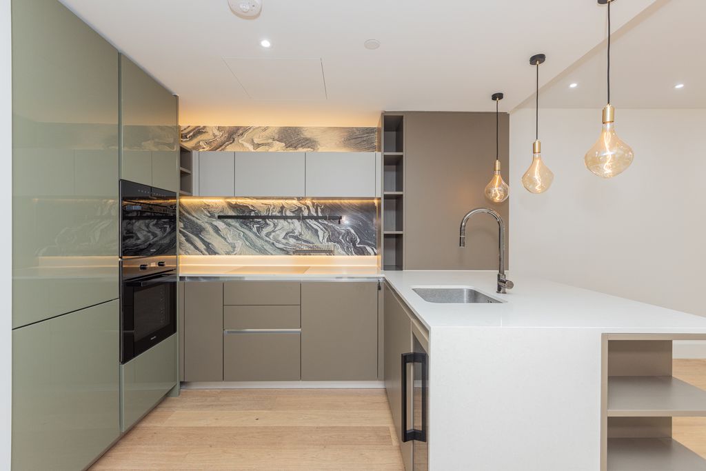 Property photo 3 of 35