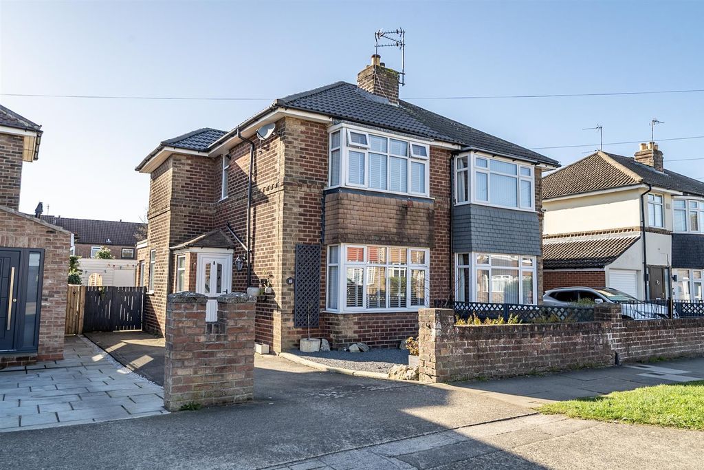 Property photo 1 of 12 External