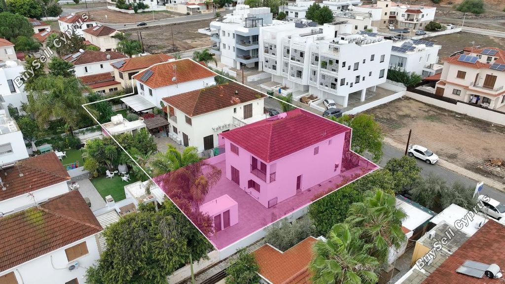 Property photo 3 of 35