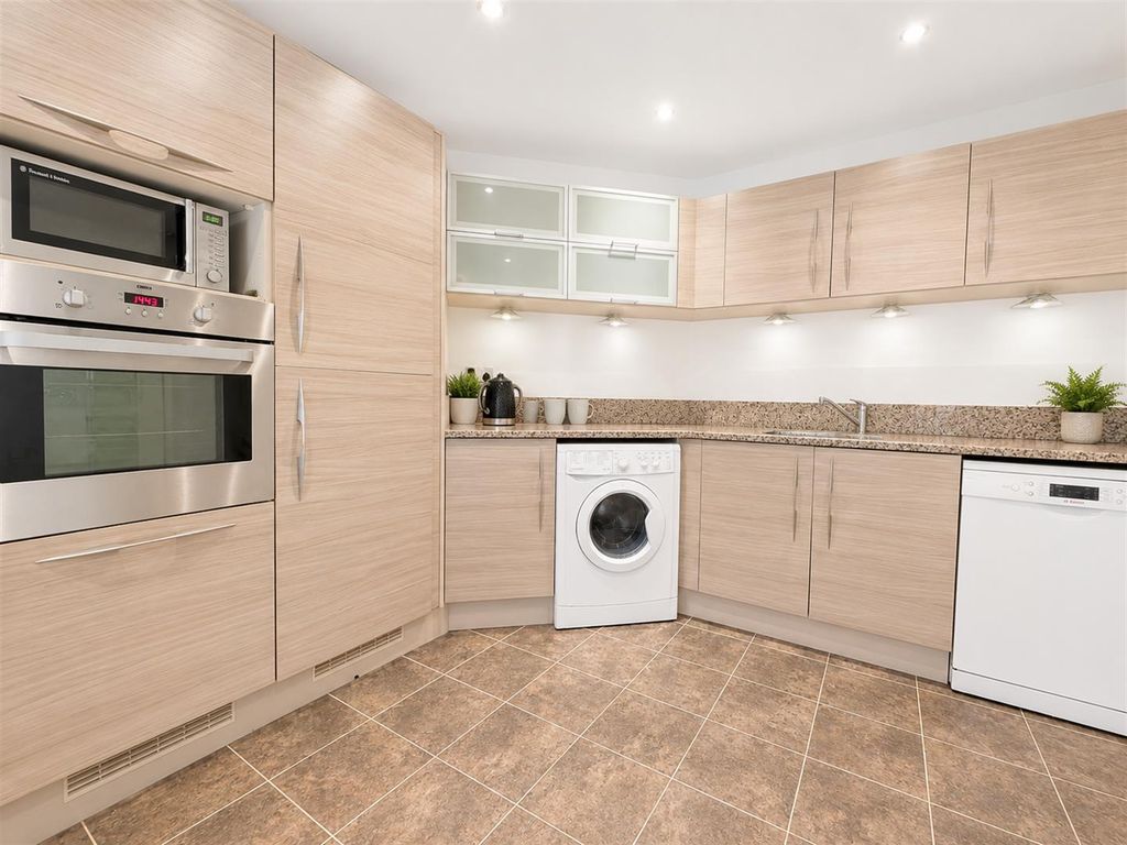 Property photo 2 of 14 8d52c93F-Cea2-4E24-ba61-5Ebd8148A35c.Png