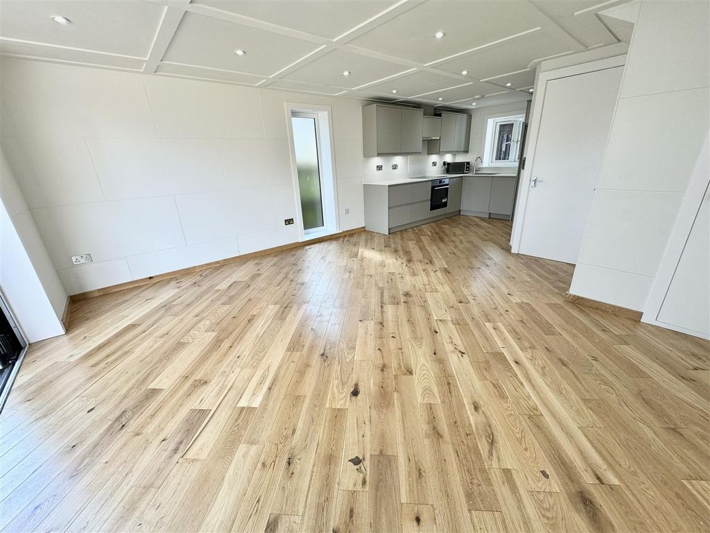 Property photo 3 of 11 Img_8771.Jpg