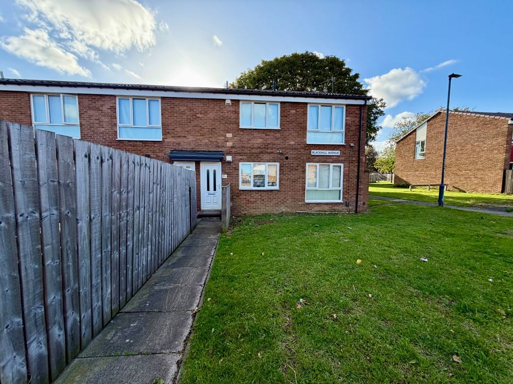 Property photo 1 of 9 Outside