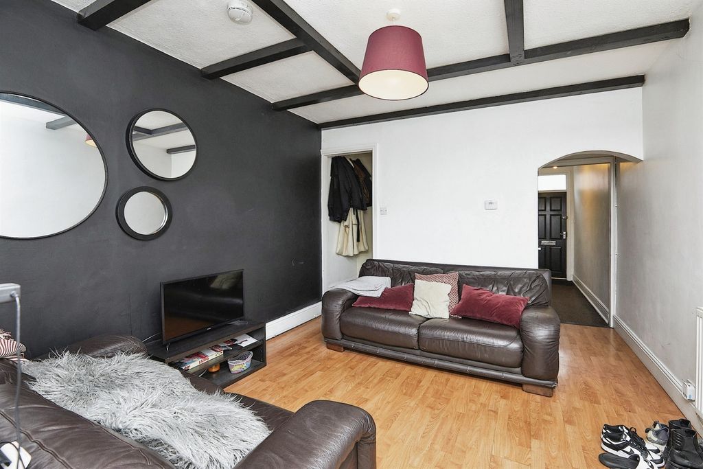 Property photo 2 of 16
