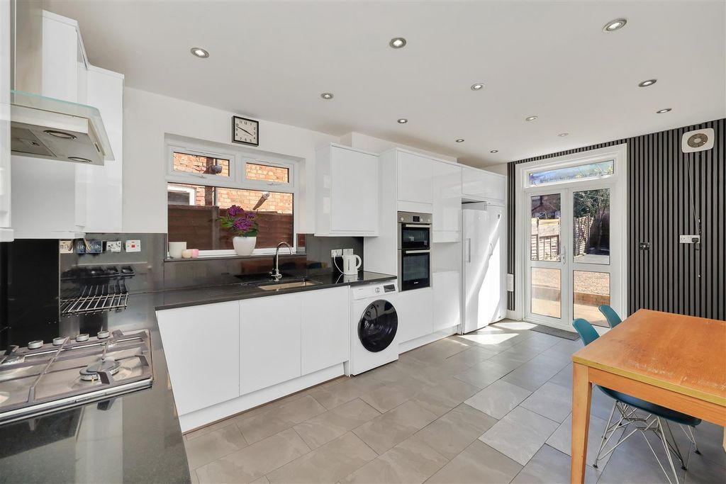 Property photo 2 of 12 Kitchen/Diner