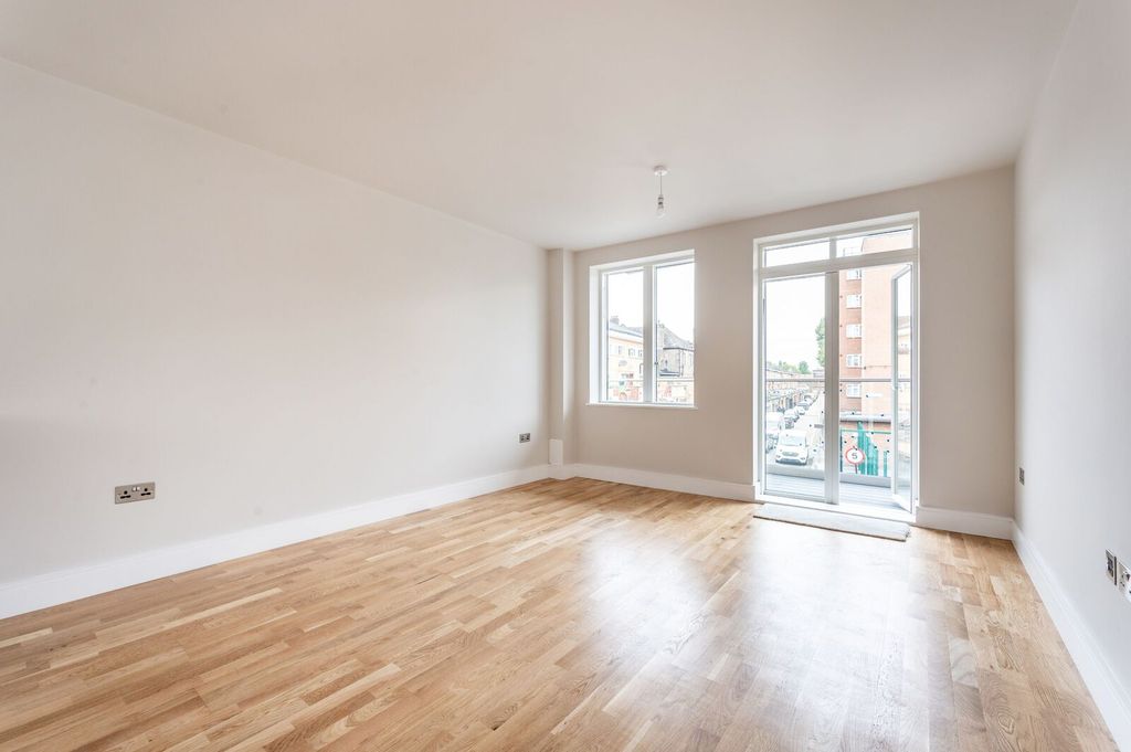 Property photo 2 of 10