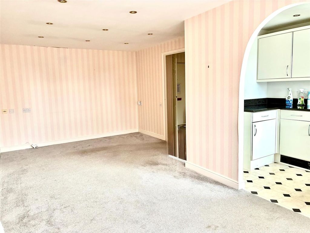 Property photo 2 of 11