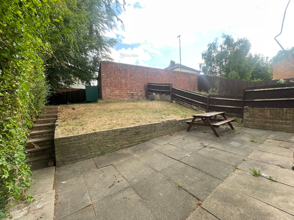Property photo 2 of 3