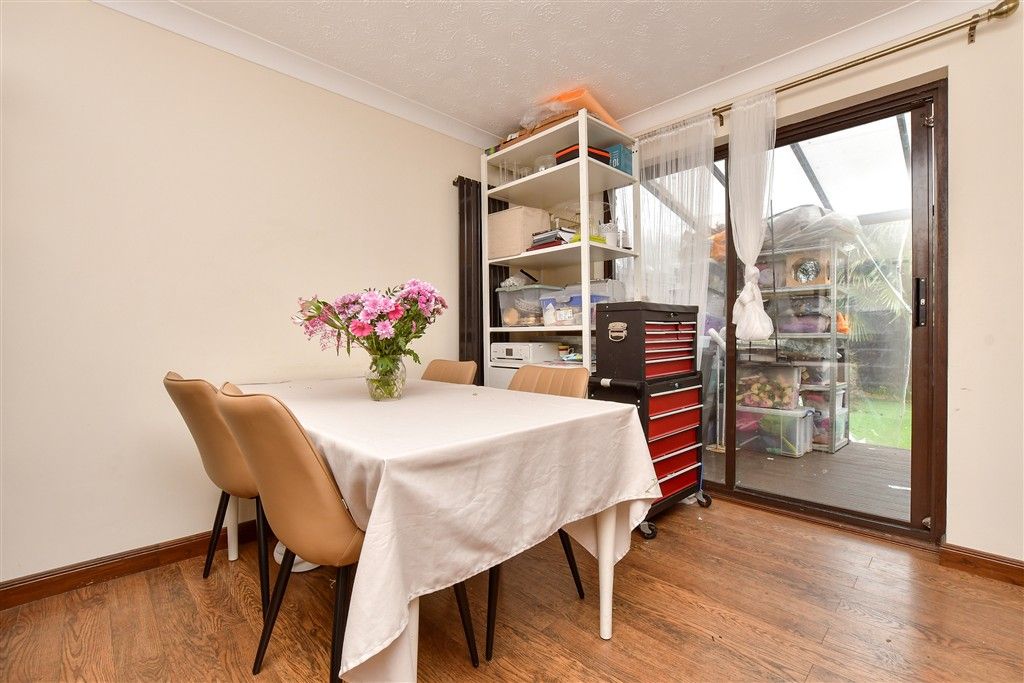 Property photo 1 of 11 Living Room