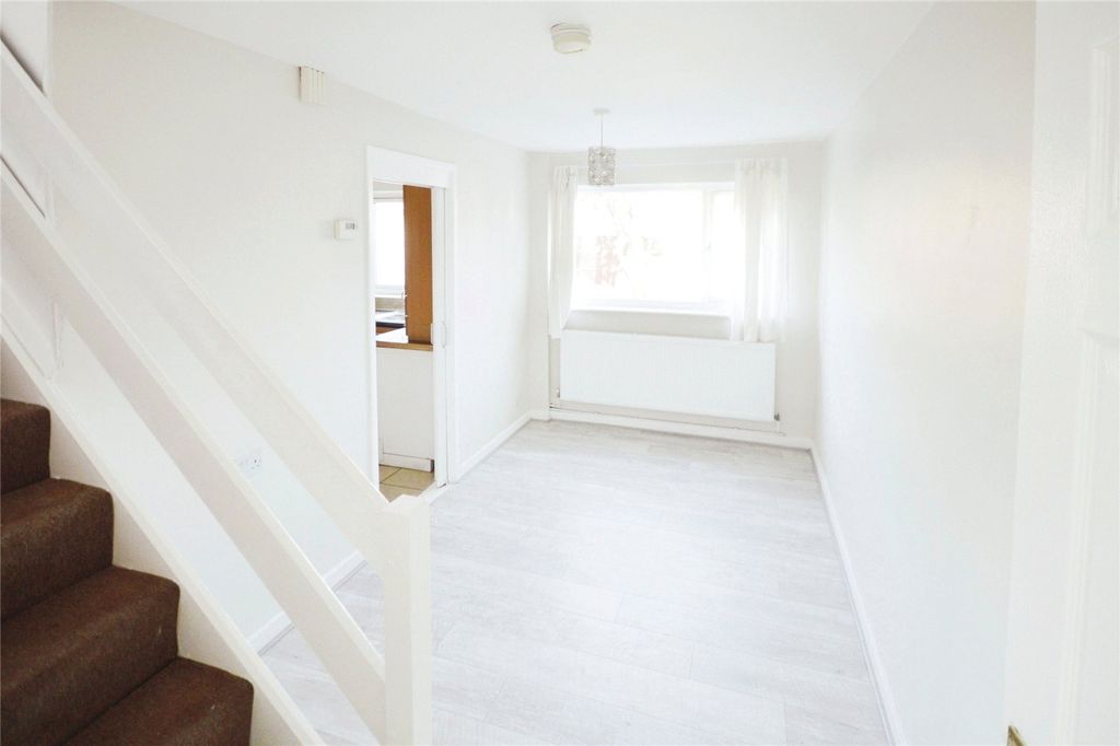 Property photo 3 of 10 Dining Room