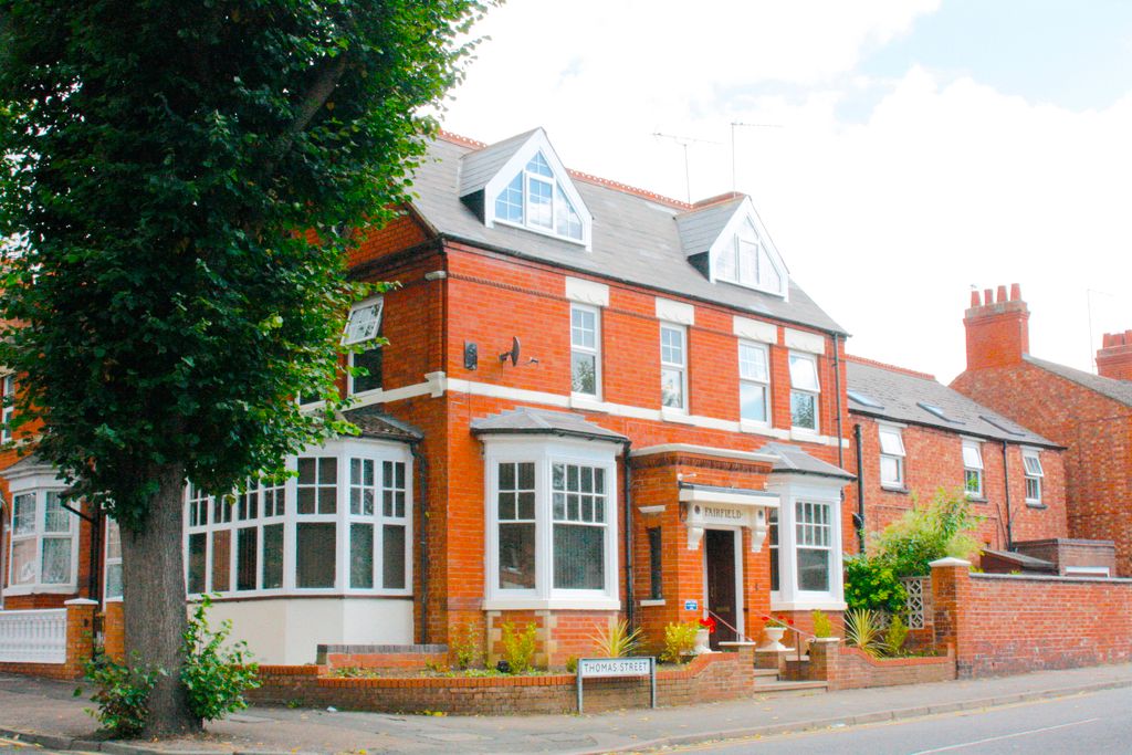 Property photo 2 of 12