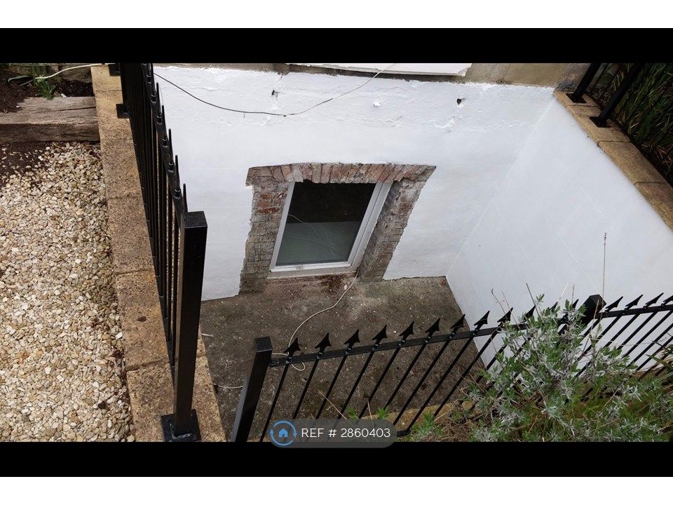 Property photo 3 of 18 Private Courtyard