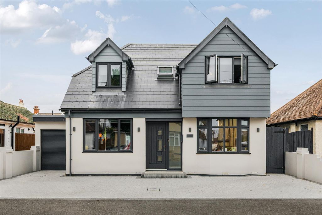 Property photo 1 of 27 Central Avenue, Herne Bay