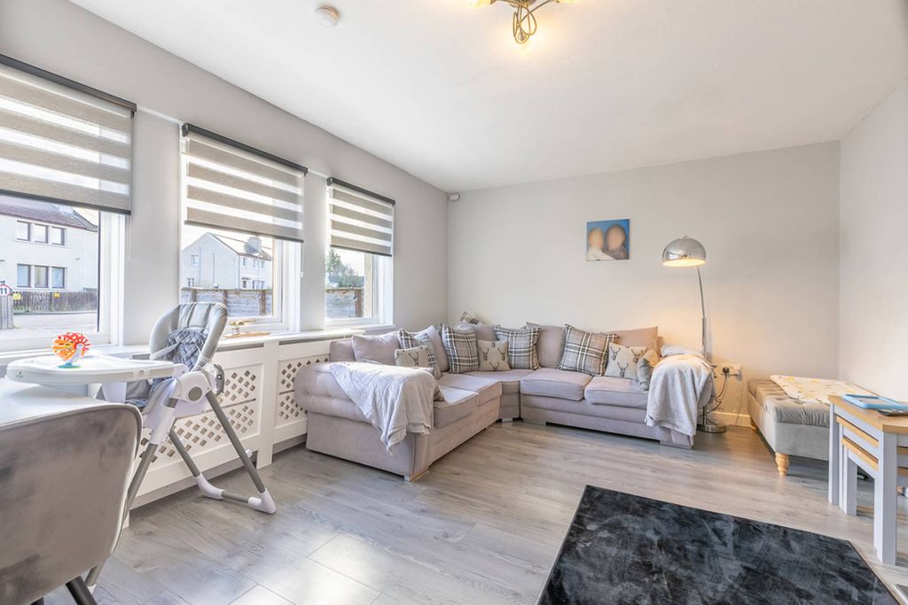 Property photo 3 of 20