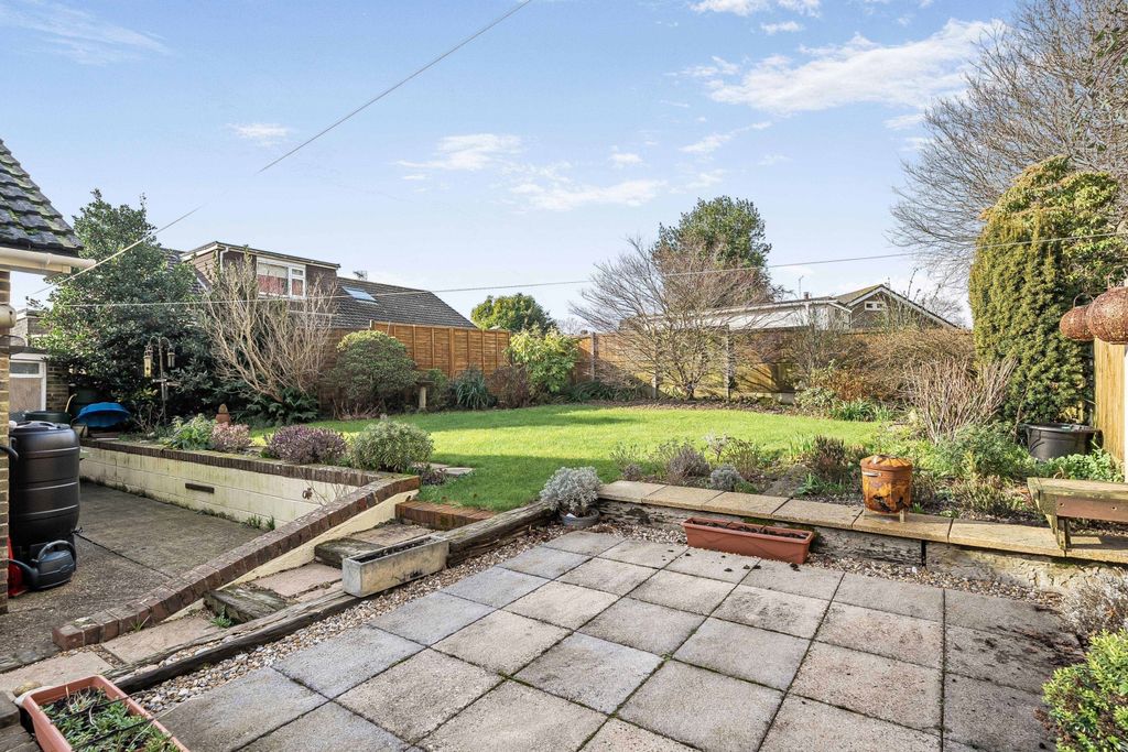 Property photo 2 of 19 Garden