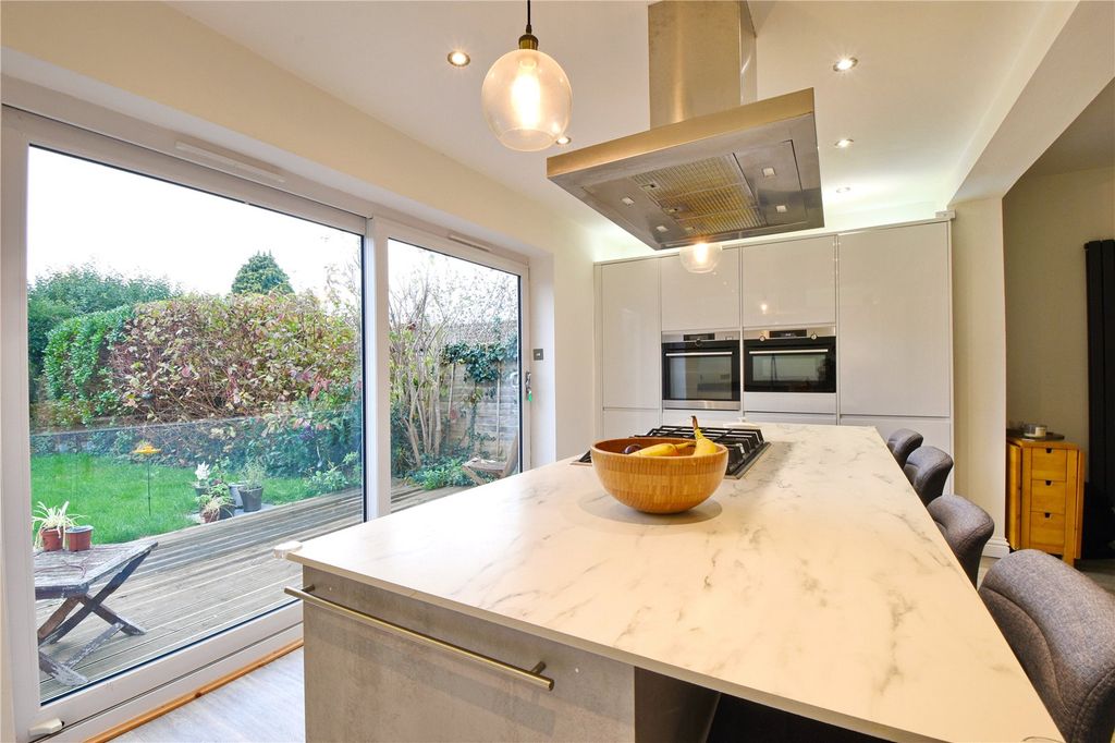 Property photo 3 of 22 Picture No. 27