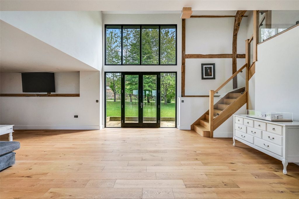Property photo 3 of 17 Hall