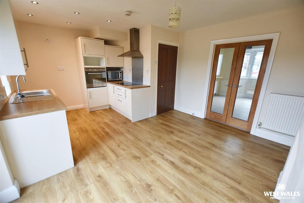 Property photo 1 of 24 9 (13).Jpg