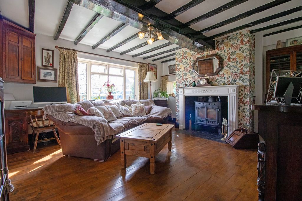 Property photo 2 of 34