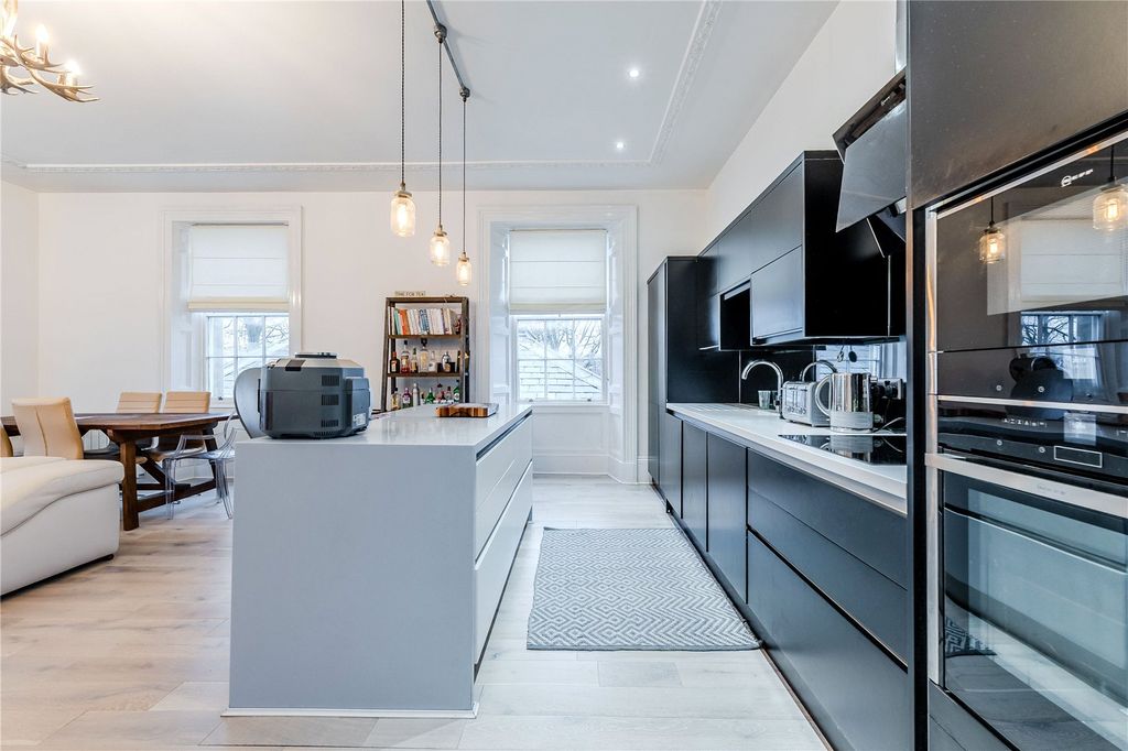 Property photo 3 of 14 Kitchen Area