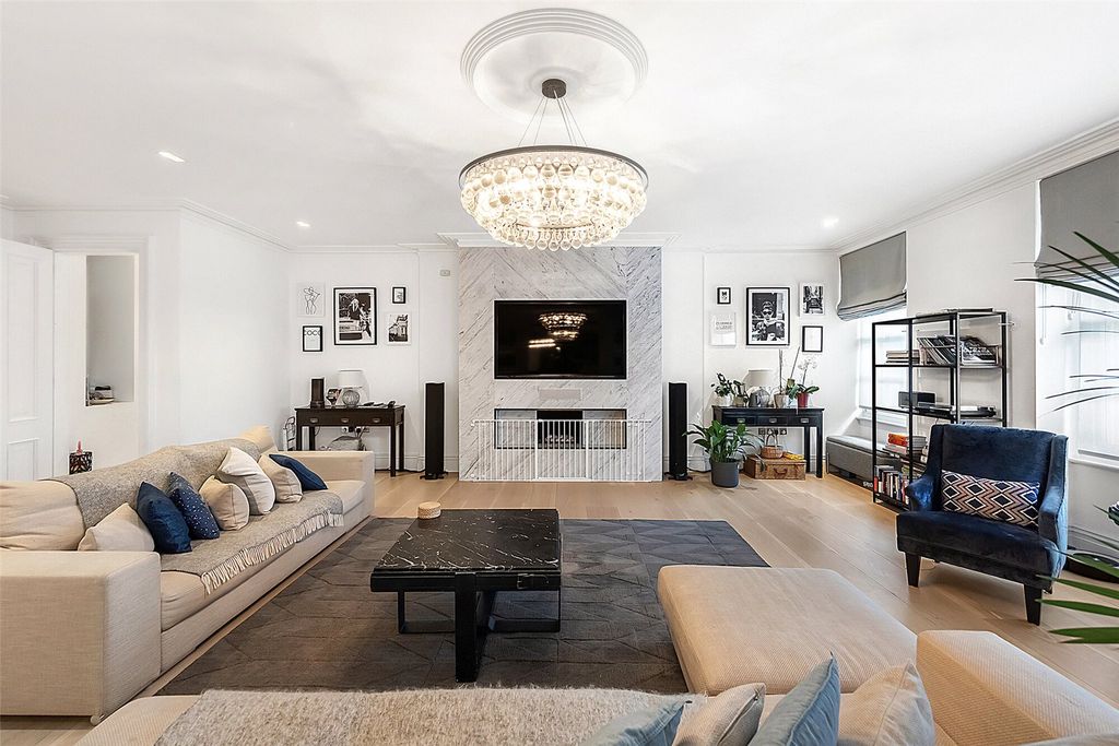 Property photo 2 of 19 Reception Room