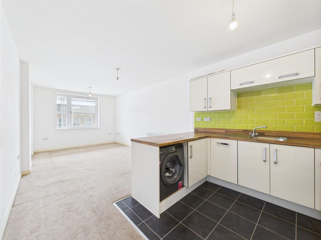 Property photo 2 of 18 Cam02885G0-Pr0445-Still001.Jpg