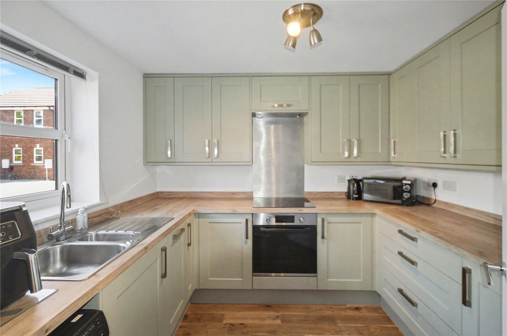Property photo 2 of 17 Picture No. 06