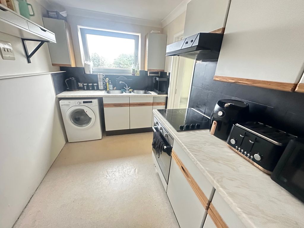 Property photo 2 of 13 Image