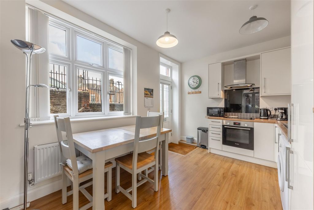 Property photo 3 of 21 Ba-14.Jpg