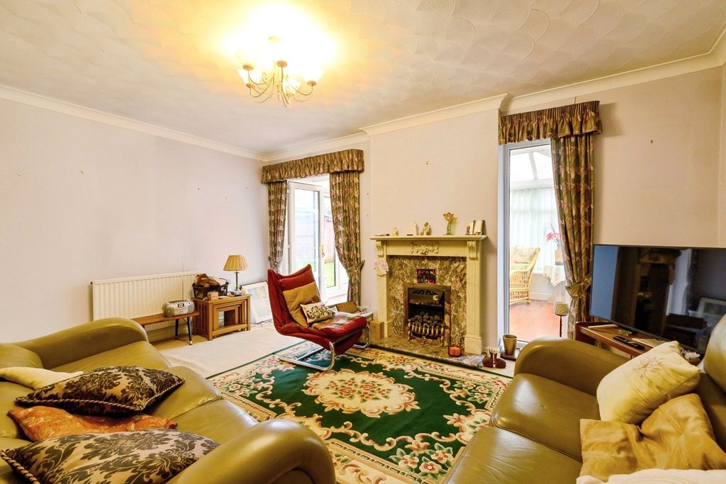 Property photo 2 of 12 Living Room