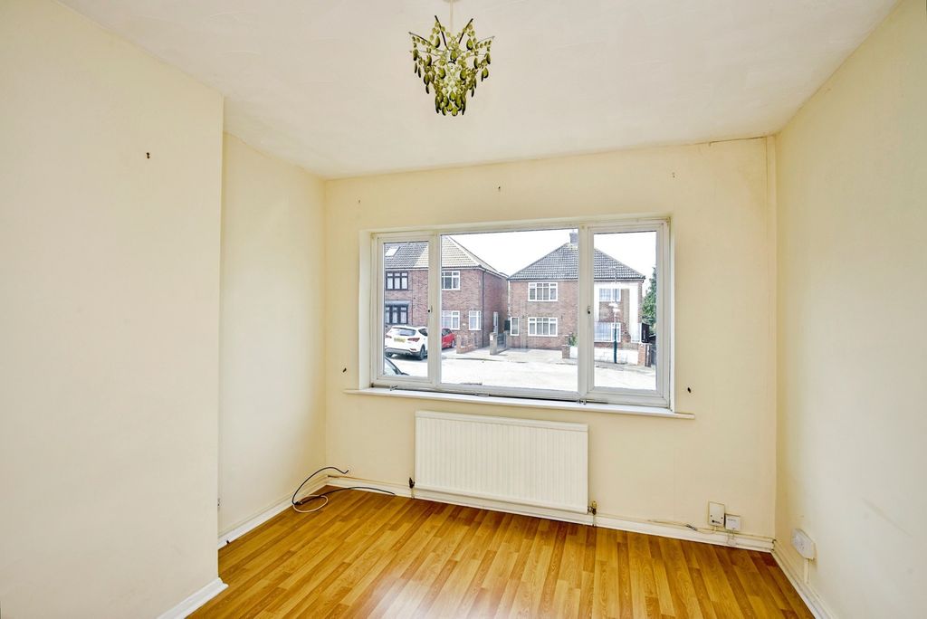 Property photo 2 of 17 Photo