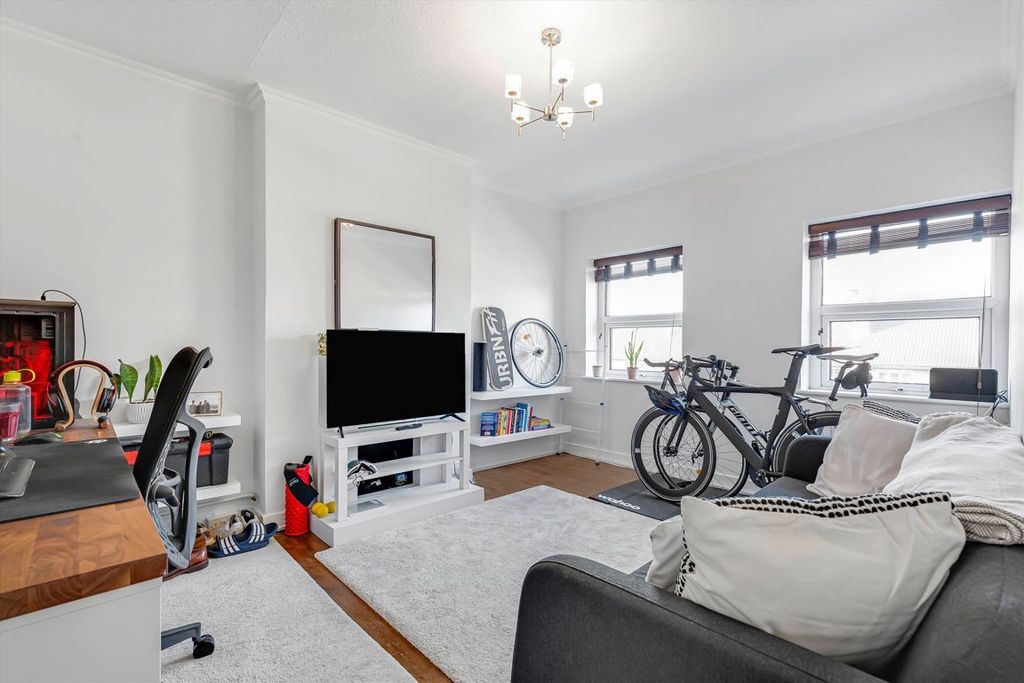 Property photo 1 of 5