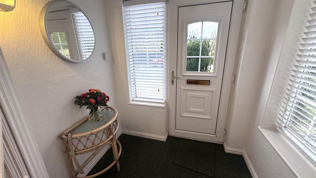 Property photo 2 of 19 Hallway