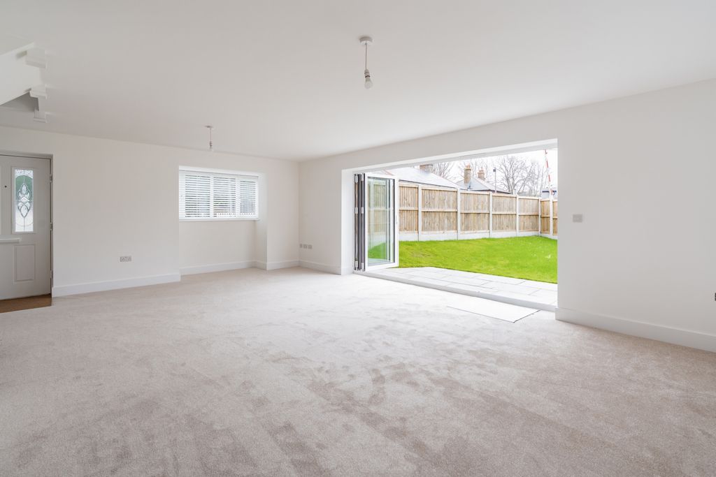 Property photo 2 of 24 Photo 11