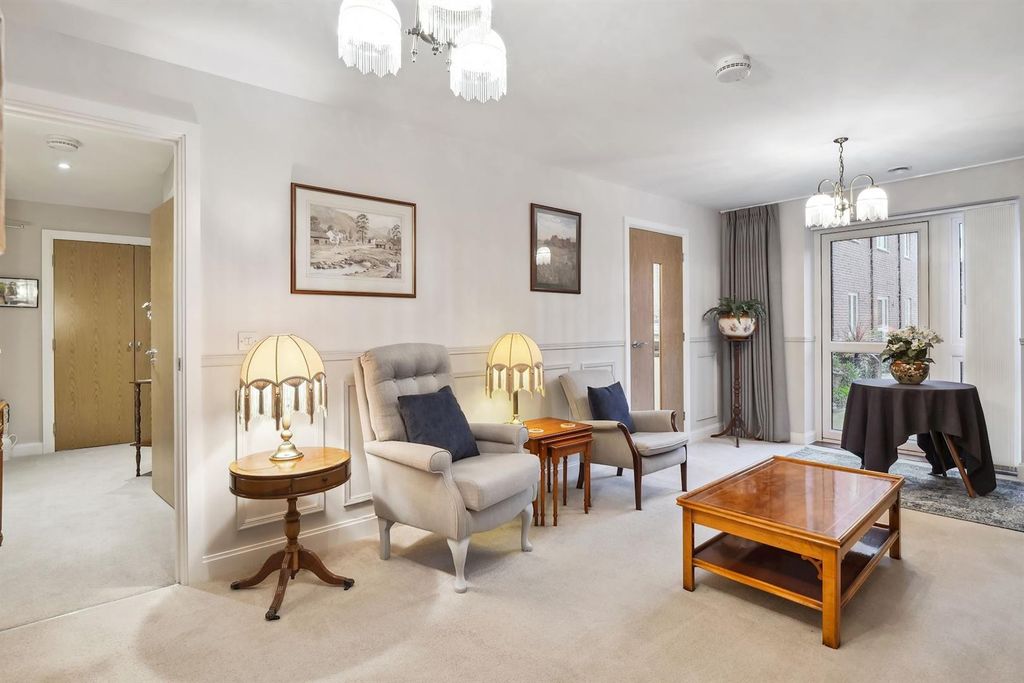 Property photo 1 of 10 04-558A5d7B-E240-47c3-Abee-9Ecada0Bc945P3330084-Me
