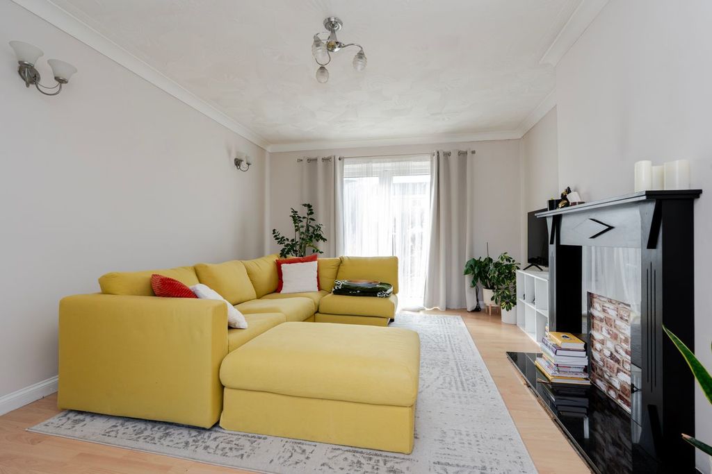 Property photo 2 of 14