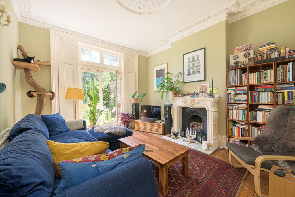 Property photo 2 of 14