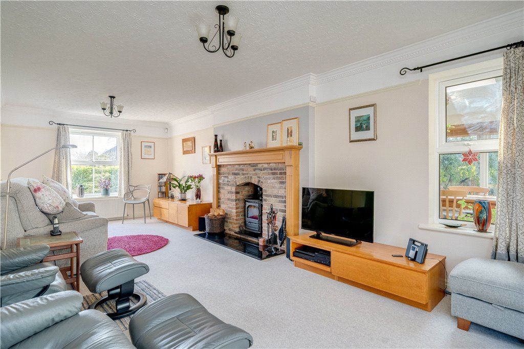 Property photo 2 of 21 Sitting Room