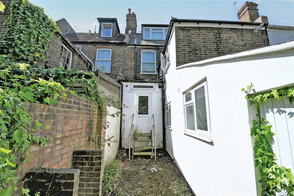 Property photo 3 of 6