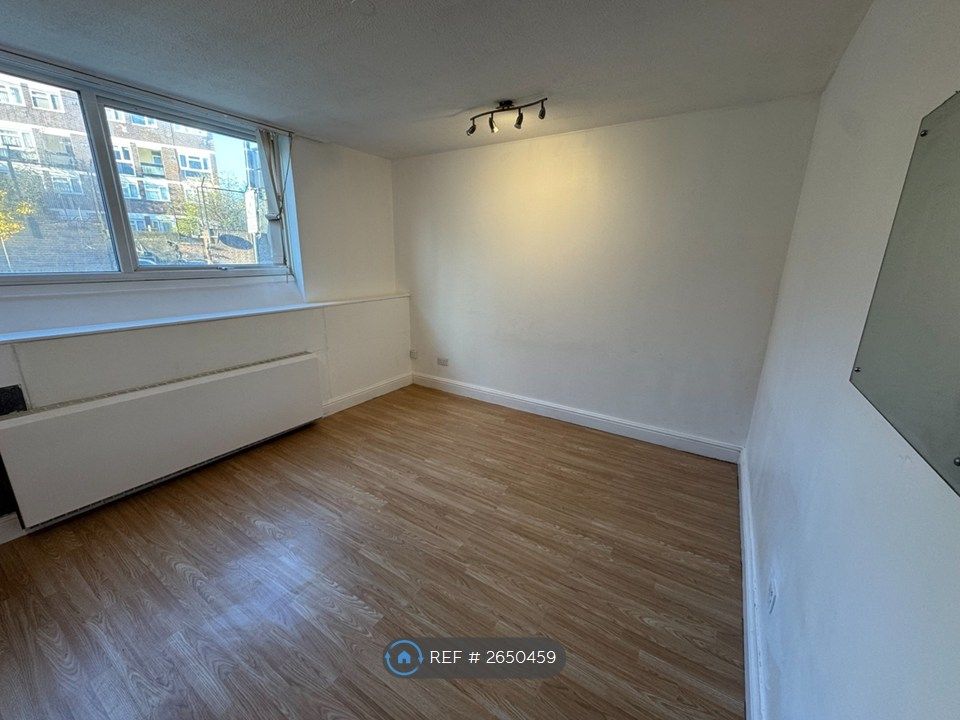 Property photo 3 of 9 Living Room